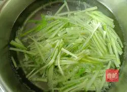 Illustration of how to make cold mixed vegetable pasta 8