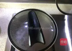 Illustration of how to fish coconut milk and fruit 4