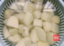 Illustration of how to make potato stewed beef 2