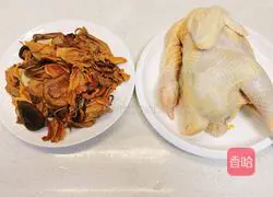 Illustration of how to make mushroom and chicken soup 1