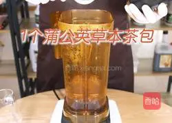 Illustration of making dandelion herbal tea 2