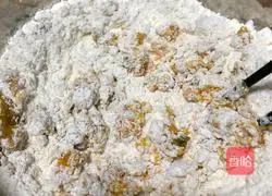 Illustration of how to make pumpkin and bean paste milk-flavored steamed buns 2