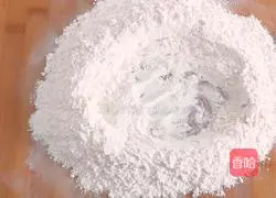 Illustration of how to make onion crispy cake 3