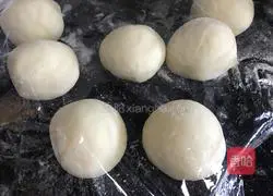Illustration of how to make windmill steamed buns 5