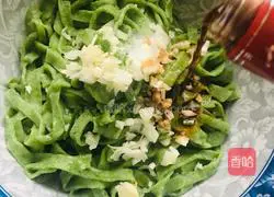 Illustration of how to make alfalfa oil noodles 8