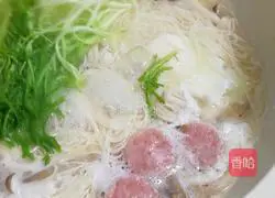 Hot noodle soup recipe 9