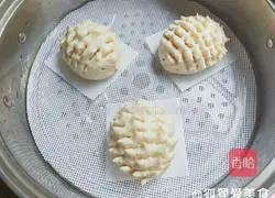 Illustration of how to make hedgehog bean paste buns 13