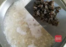 Illustration of how to make sea cucumber and wolfberry pimple soup 5