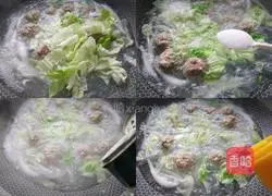 Illustration of how to make meatball sprouts and white vermicelli soup 6