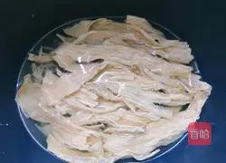 Illustration of how to make pepper and bamboo pork belly soup 4