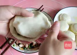 Illustration of how to make Donghe meatloaf 11