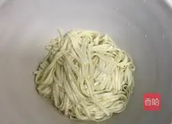 Illustration of how to make Longli fish tomato noodles 12