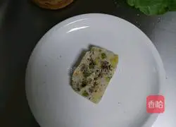 Illustration of how to make nutritious breakfast for children with chicken burgers 7