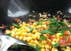 Illustration of how to make spicy fried corn kernels with minced meat 12