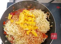 Illustration of how to make instant noodles 8