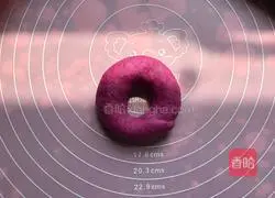 Illustration of how to make dragon fruit alkaline water bagels 5
