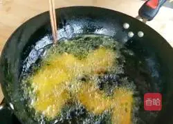 Illustration of how to make spicy potato pancakes 6