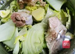 Illustration of how to make mustard head soup 3