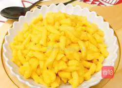 Illustration of how to make carrot and whitebait noodles 8