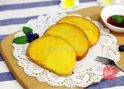 Illustration of how to make golden fried steamed bun slices 9