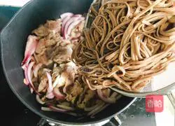 Illustrated recipe for making fried noodles that you can know at a glance, so fragrant that it smells deep in your soul 9