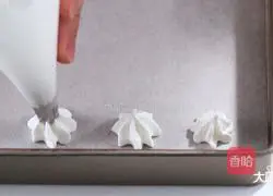 Melts in your mouth - Illustration of how to dissolve beans 4