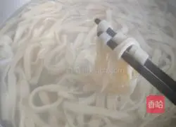 Illustration of hand-rolled noodles 13