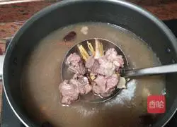 Illustration of how to make red bean herbal pork ribs soup 6