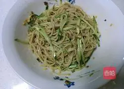 Illustration of how to make shredded cucumber noodles 9
