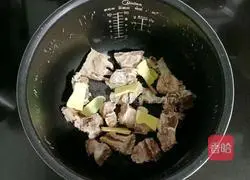 Corn, radish and pork ribs soup recipe 5