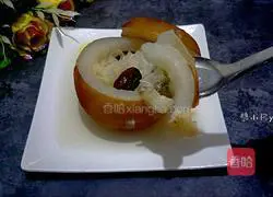 Illustration of how to make steamed pear cups with rock sugar and white fungus 11