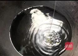 Illustration of how to make chili sauce mixed with water spinach stems (weight loss version) 4