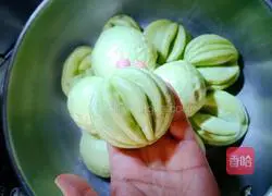 Illustration of how to make spinach steamed buns 7