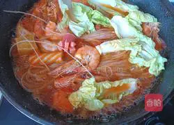 Thai Tom Yum Vermicelli Soup Illustration 6