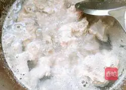 Illustration of how to make cuttlefish ribs soup 4