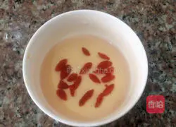 Illustration of how to make radish and crucian carp soup 8
