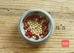 Soybean and pig trotter soup recipe 2