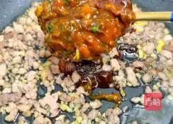 Illustration of the family version of fried noodles 4