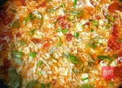 Illustration of how to make tomato sauce, luffa and mushroom soup 17