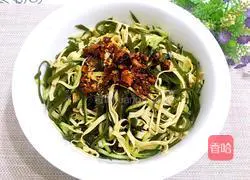 Illustration of how to make three shredded cold dishes 6