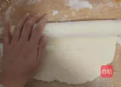 Tomato and Egg Hands Illustration of how to roll dough 4