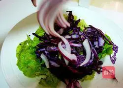 Qingdao#Purple Cabbage Broccoli Mixed Salad#New Year's Eve Dinner# Illustration of how to do it 5