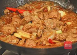 Illustration of how to cook tomato and potato stewed veal brisket 9