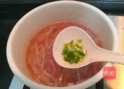 Illustration of how to make shredded radish and shrimp soup 14