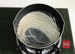 Illustration of how to make scallion noodles 7