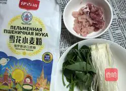 Sweet Potato Leaves and Shredded Pork Noodle Soup - Illustration of how to make magical flour 1