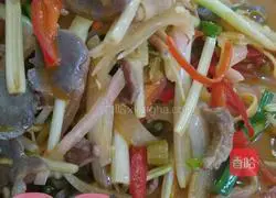 Illustration of how to make pickled pepper chicken offal 4