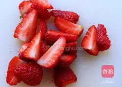 Fruit Creative Dish Little Strawberry Falling in Love with Pears Illustration 4