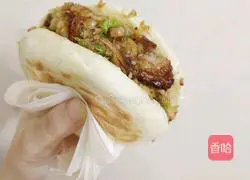 Illustration of how to make Roujiamo 11