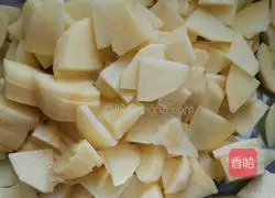 Illustration of making braised noodles 2